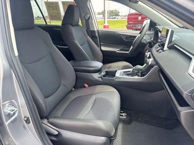 2025 Toyota RAV4 LE FWD (GS)