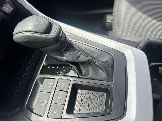 2025 Toyota RAV4 LE FWD (GS)