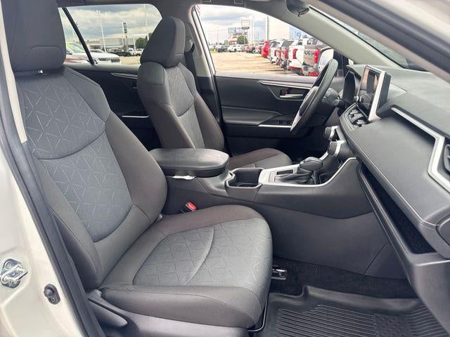 2025 Toyota RAV4 XLE FWD (GS)