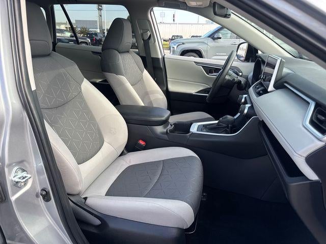 2025 Toyota RAV4 XLE FWD (GS)