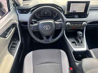 2025 Toyota RAV4 XLE FWD (GS)