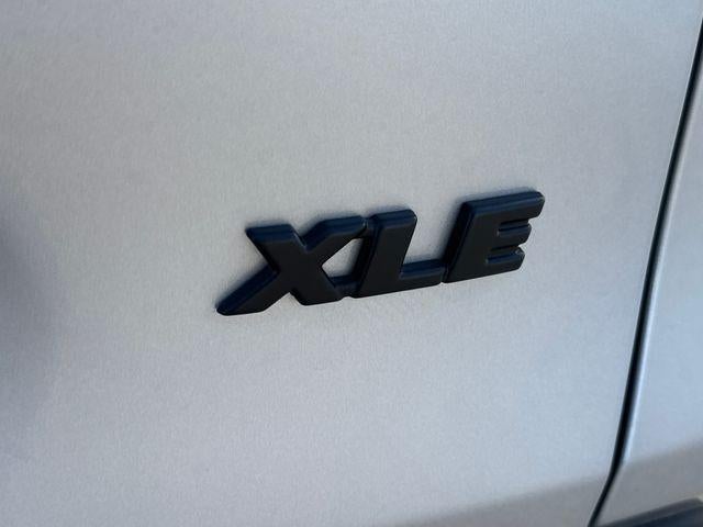 2025 Toyota RAV4 XLE FWD (GS)