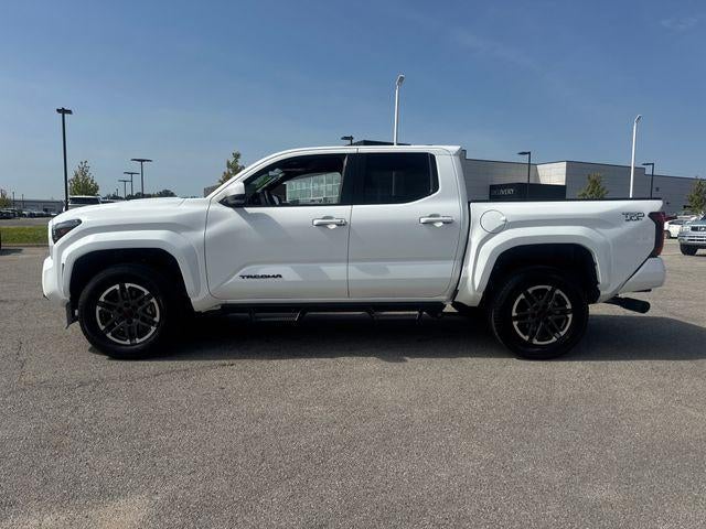 2026 Toyota Tacoma 2WD 2WD TRD Sport Double Cab 5' Bed AT (Natl)