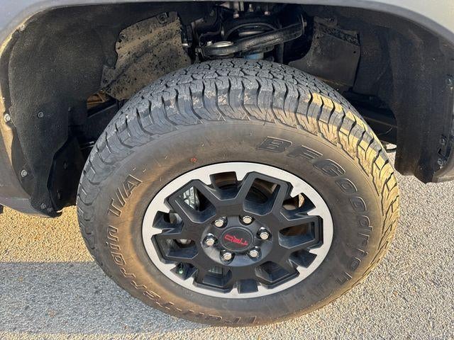 2025 Toyota Tacoma 4WD 4WD TRD Off Road Double Cab 5' Bed AT (Natl)