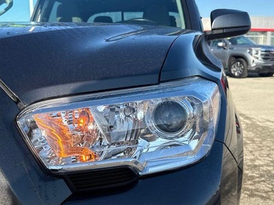 2023 Toyota Tacoma 4WD 4WD SR Double Cab 5' Bed V6 AT (GS)