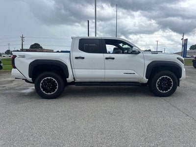 2025 Toyota Tacoma 4WD 4WD TRD Off Road Hybrid Double Cab 5' Bed AT (Natl)
