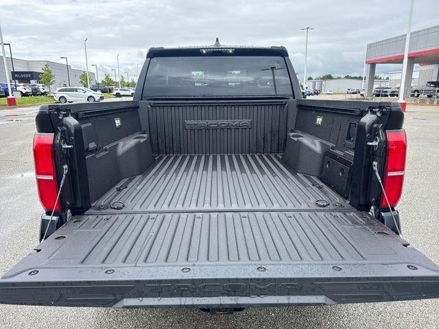 2026 Toyota Tacoma 4WD 4WD TRD Off Road Hybrid Double Cab 5' Bed AT (Natl)