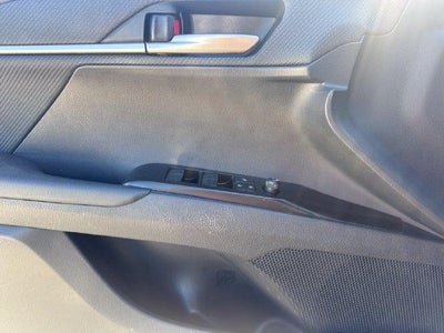 2025 Toyota Camry SE (SE)