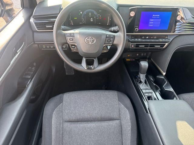 2025 Toyota Camry LE (SE)