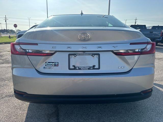 2025 Toyota Camry LE (SE)