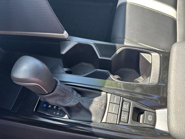 2025 Toyota Camry SE (SE)