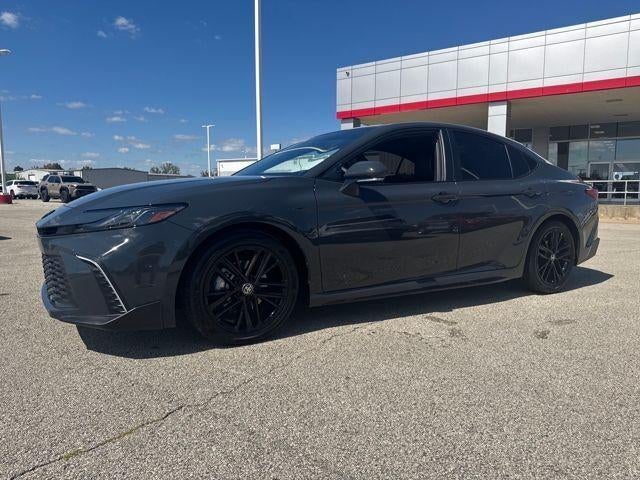 2025 Toyota Camry SE (SE)