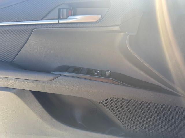 2025 Toyota Camry SE (SE)