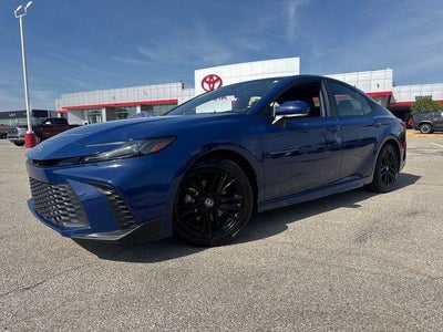 2025 Toyota Camry SE (SE)