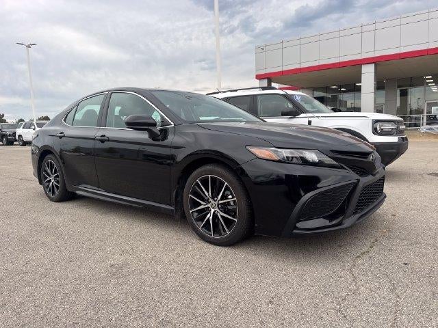 2021 Toyota Camry SE Auto (SE)
