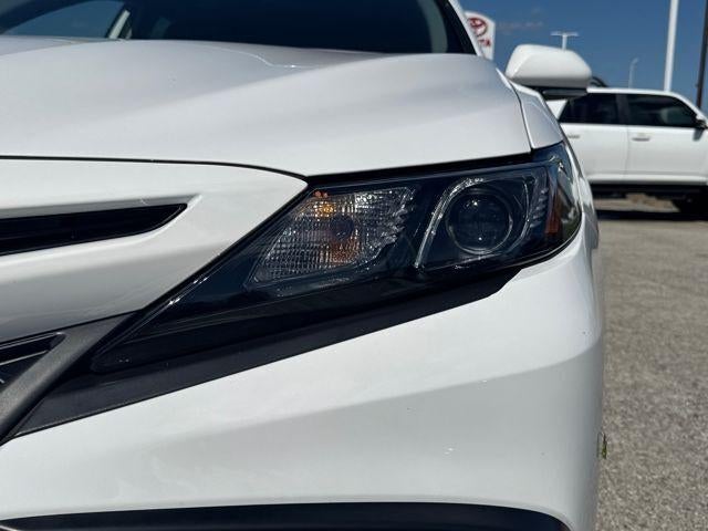 2023 Toyota Camry SE Auto (SE)