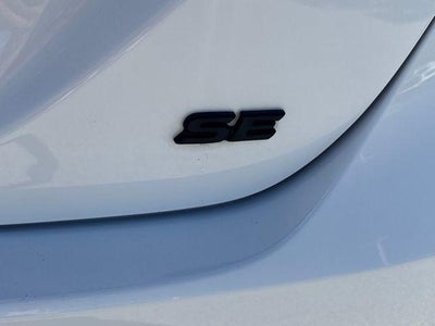 2023 Toyota Camry SE Auto (SE)