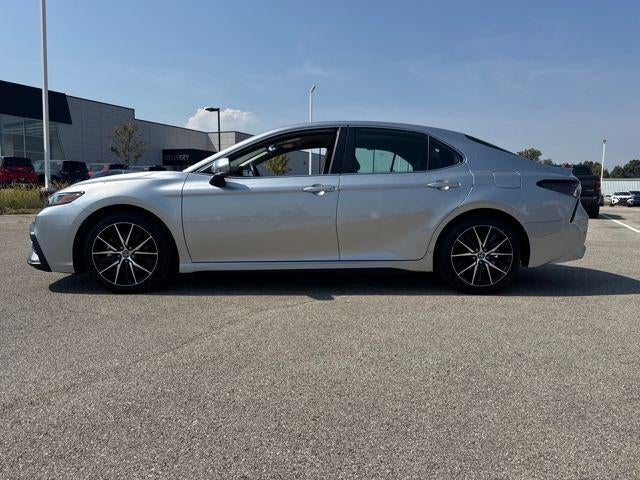 2023 Toyota Camry SE Auto (SE)