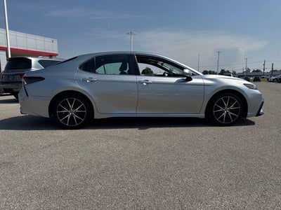 2023 Toyota Camry SE Auto (SE)
