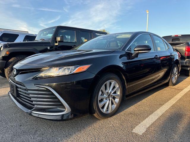 2024 Toyota Camry LE Auto (SE)