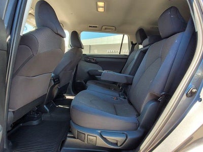 2023 Toyota Highlander LE FWD (GS)