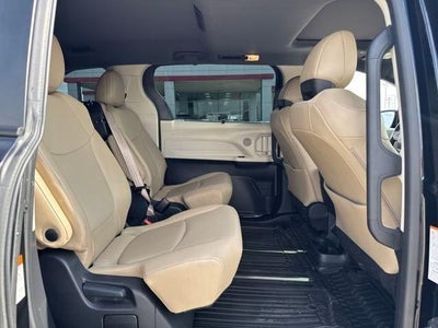 2023 Toyota Sienna XLE FWD 8-Passenger (Natl)