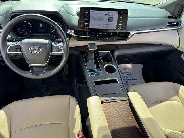 2023 Toyota Sienna XLE FWD 8-Passenger (Natl)