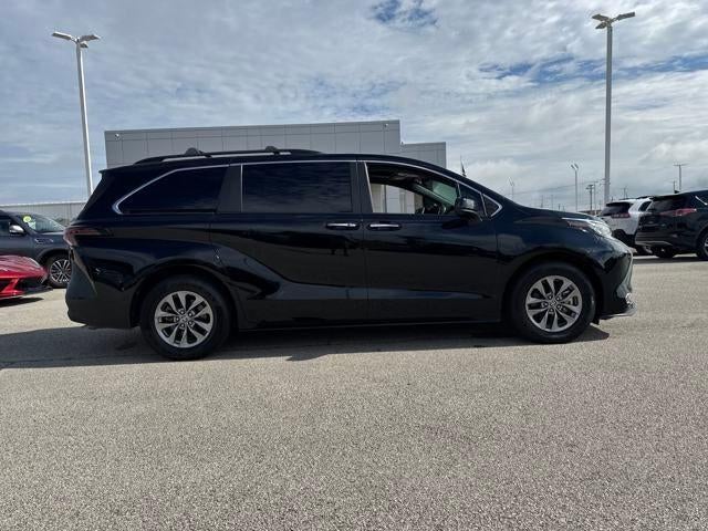 2023 Toyota Sienna XLE FWD 8-Passenger (Natl)