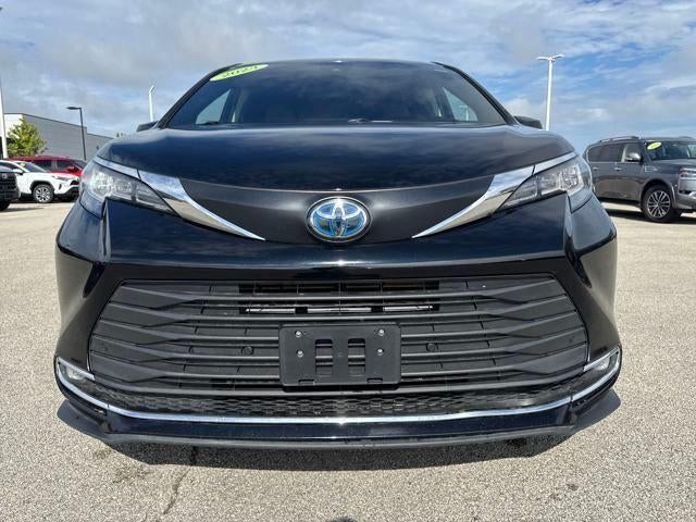 2023 Toyota Sienna XLE FWD 8-Passenger (Natl)