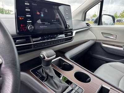 2024 Toyota Sienna XLE FWD 8-Passenger (Natl)