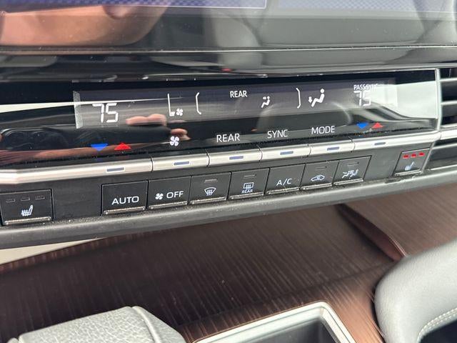 2024 Toyota Sienna XLE FWD 8-Passenger (Natl)