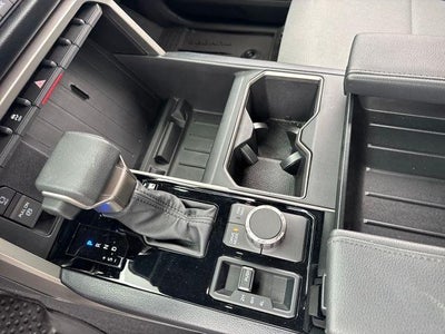 2025 Toyota Tundra 4WD 4WD SR5 CrewMax 5.5' Bed (SE)