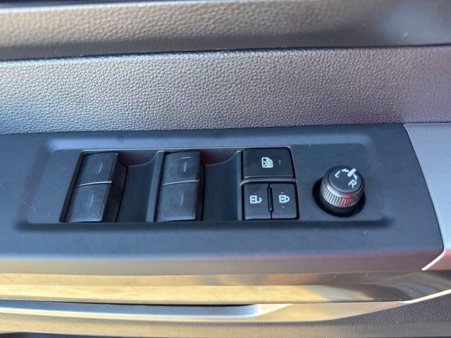 2026 Toyota Tundra 4WD 4WD SR5 CrewMax 5.5' Bed (SE)