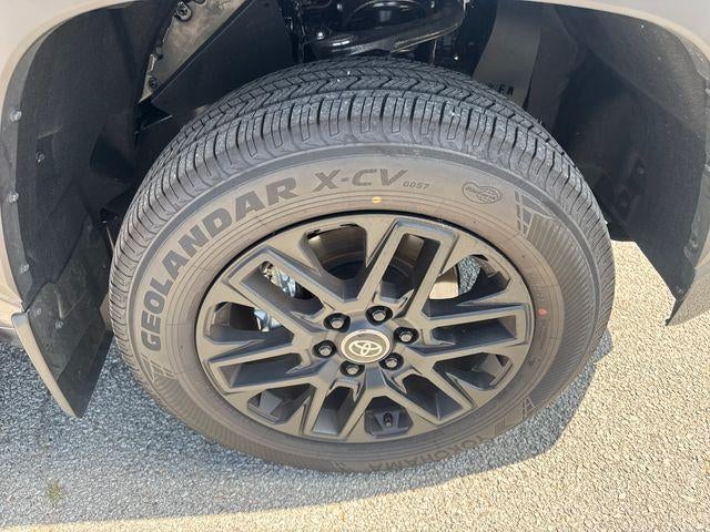 2026 Toyota Tundra 4WD 4WD SR5 CrewMax 5.5' Bed (SE)