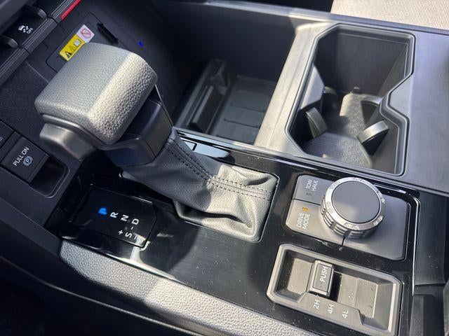 2026 Toyota Tundra 4WD 4WD SR5 CrewMax 5.5' Bed (SE)