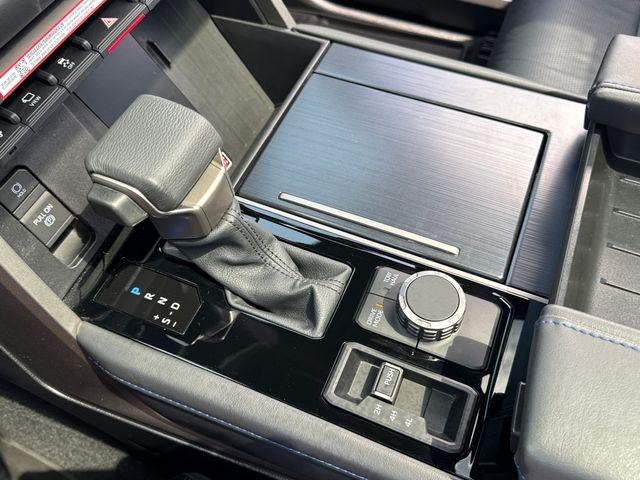 2026 Toyota Tundra 4WD 4WD Platinum CrewMax 5.5' Bed (Natl)