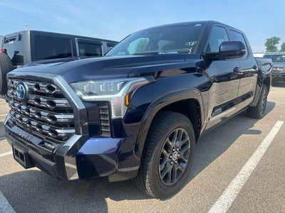 2023 Toyota Tundra 4WD 4WD Platinum Hybrid CrewMax 5.5' Bed (Natl)