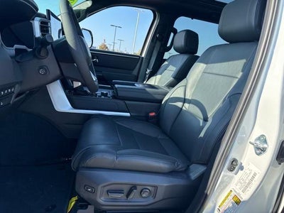 2025 Toyota Tundra 4WD 4WD Platinum Hybrid CrewMax 5.5' Bed (Natl)