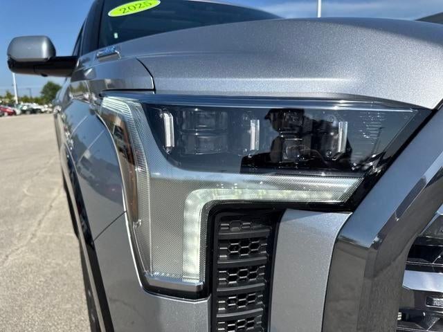 2025 Toyota Tundra 4WD 4WD Platinum Hybrid CrewMax 5.5' Bed (Natl)