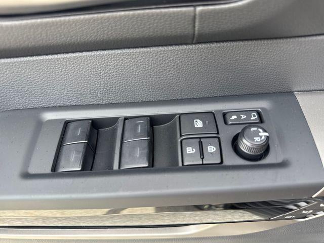 2026 Toyota Tundra 4WD 4WD Limited CrewMax 5.5' Bed (Natl)
