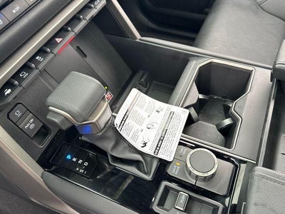 2025 Toyota Tundra 4WD 4WD Limited Hybrid CrewMax 5.5' Bed (Natl)