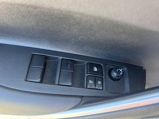 2022 Toyota Corolla Cross XLE 2WD (Natl)
