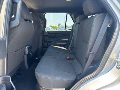 2025 Toyota 4Runner SR5 4WD (GS)