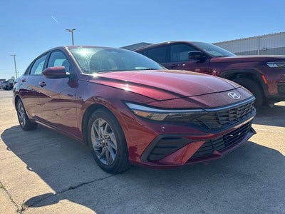 2024 Hyundai ELANTRA SEL IVT
