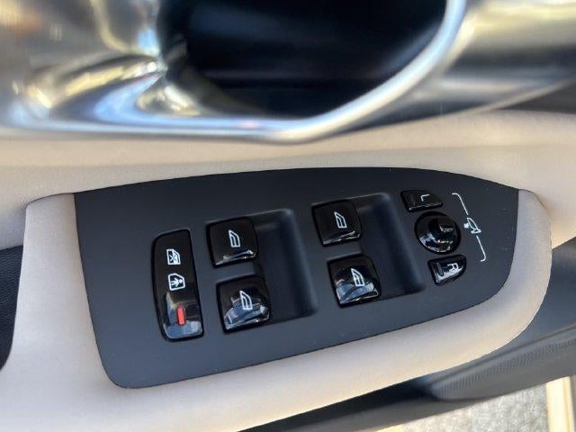 2025 Volvo XC90 2025.5 B6 AWD Ultra 7-Seater