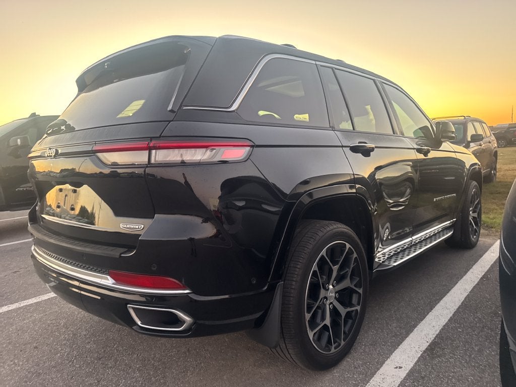 2023 Jeep Grand Cherokee Summit Reserve