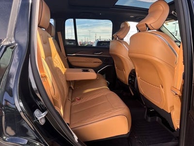 2023 Jeep Grand Cherokee Summit