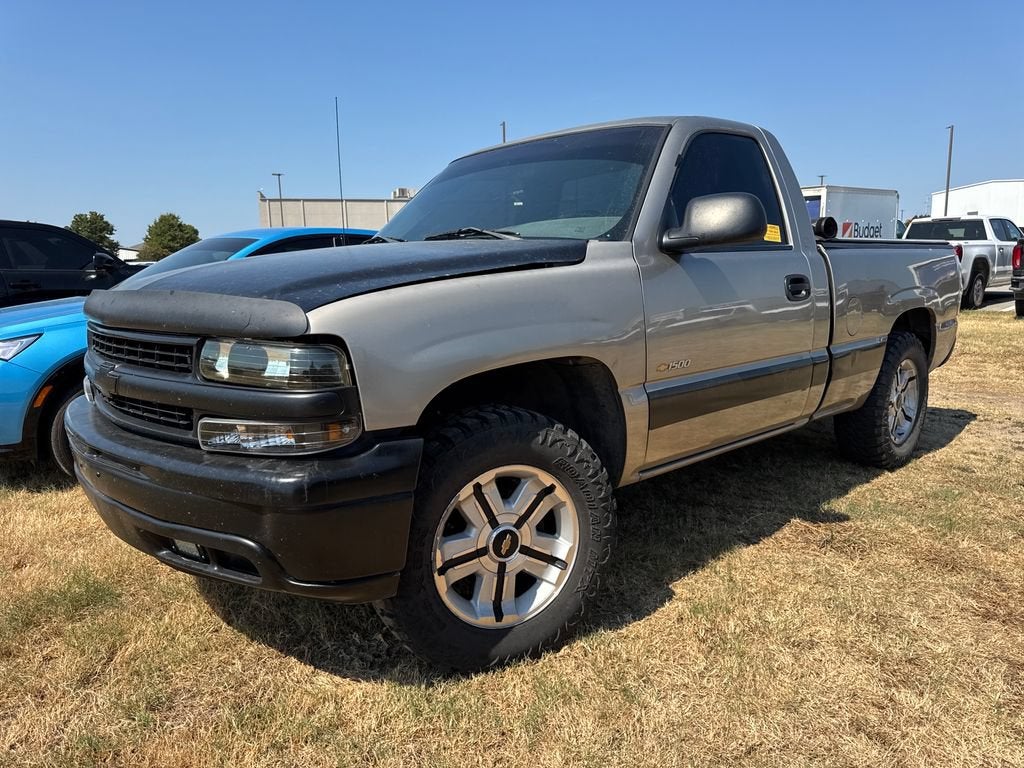 2000 Chevrolet Silverado 1500 REG CAB 2WD 119WB