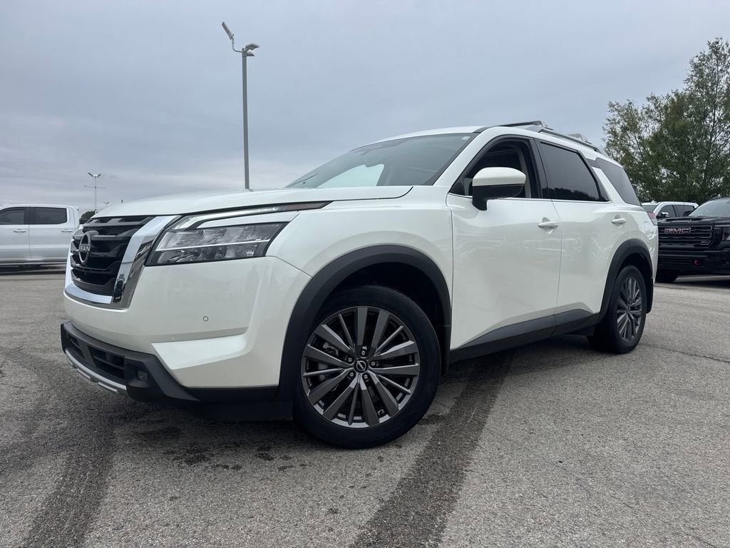 2024 Nissan Pathfinder SL 4WD's photo