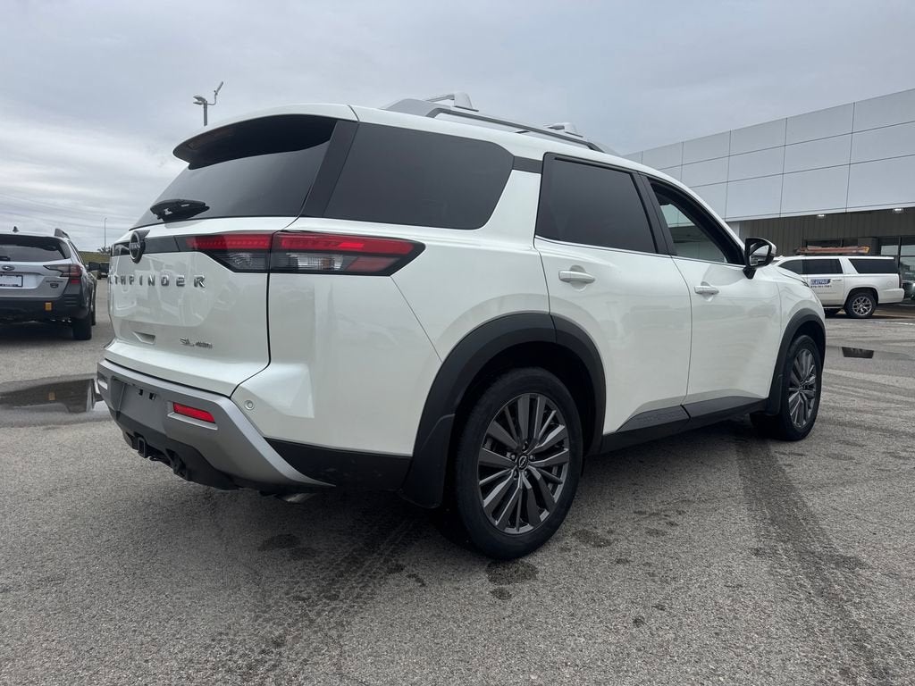 2024 Nissan Pathfinder SL